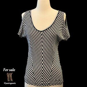 Bebe cold shoulder cut out mixed stripes chevron stretchy top shirt black white